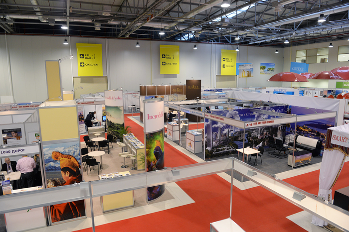 Президент Ильхам Алиев и его супруга ознакомились с выставками, проходящими в Баку (ФОТО)