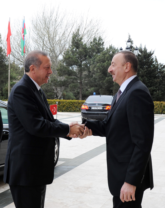 В Баку состоялась встреча Президента Азербайджана и Премьера Турции в расширенном составе (ФОТО)