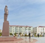 Президент Азербайджана посетил памятник общенациональному лидеру Гейдару Алиеву в Нахчыване (ФОТО)