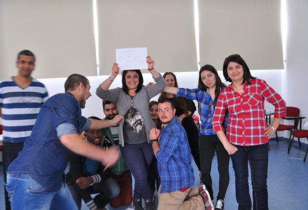 Студенты из Азербайджана приняли участие в тренинге "Я бы сделал такую рекламу" в Doğu Akdeniz (ФОТО)