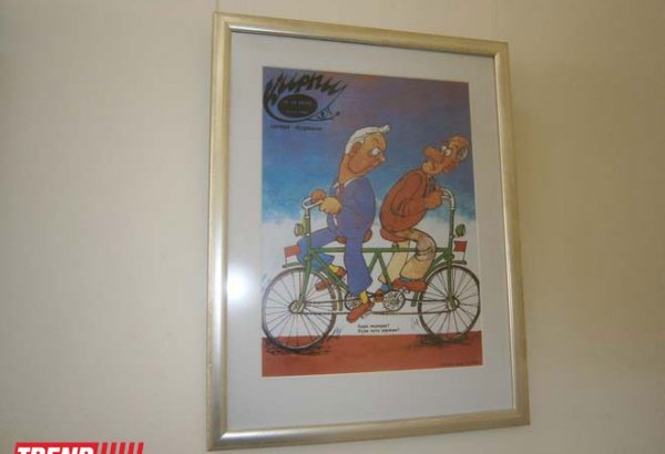 В Баку открылась выставка карикатур Адиля Эльчина (ФОТО)