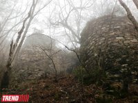 История Азербайджана: пещера Уган, башня "Мухас", крепость "Гелерсен-герерсен", могила Хаджи-Мурата (ФОТО)