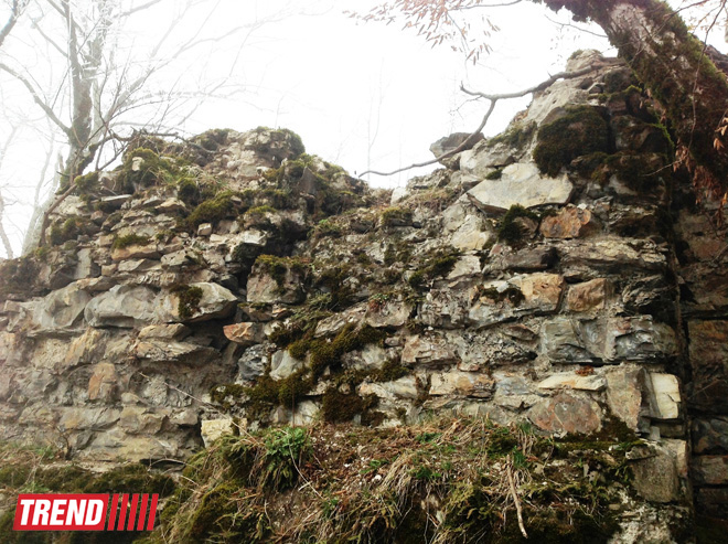 История Азербайджана: пещера Уган, башня "Мухас", крепость "Гелерсен-герерсен", могила Хаджи-Мурата (ФОТО)