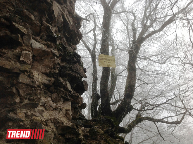 История Азербайджана: пещера Уган, башня "Мухас", крепость "Гелерсен-герерсен", могила Хаджи-Мурата (ФОТО)