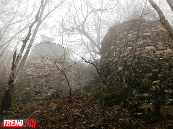 История Азербайджана: пещера Уган, башня "Мухас", крепость "Гелерсен-герерсен", могила Хаджи-Мурата (ФОТО)