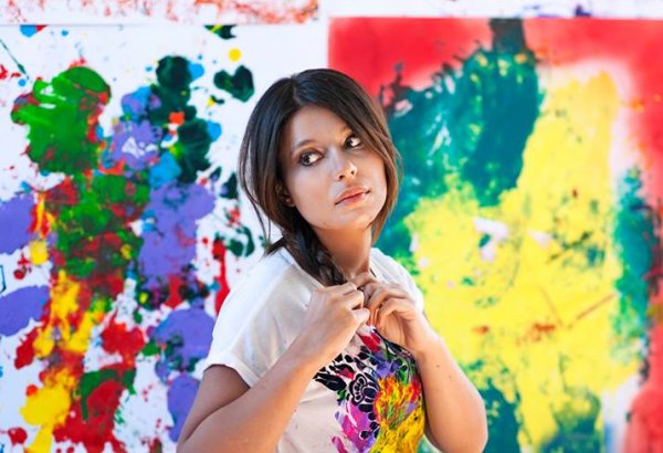 В Баку пройдет персональная выставка Мехрибан Шамсадинской "Violet"