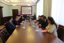 От имени вице-президента Фонда Гейдара Алиева Лейлы Алиевой Новосибирской научной библиотеке подарены книги об Азербайджане (ФОТО)