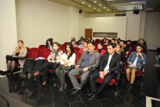 В Азербайджане реализуется молодежный проект "Мастер-классы по художественной фотографии и фотореставрации" (ФОТО)