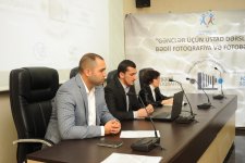 В Азербайджане реализуется молодежный проект "Мастер-классы по художественной фотографии и фотореставрации" (ФОТО)