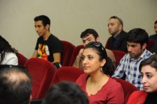 В Азербайджане реализуется молодежный проект "Мастер-классы по художественной фотографии и фотореставрации" (ФОТО)