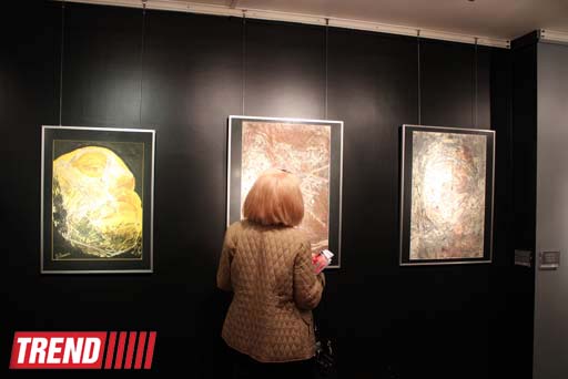 В Баку открылась выставка Бутуная Хагвердиева "Crossing" - реальный и ирреальный миры (ФОТО)