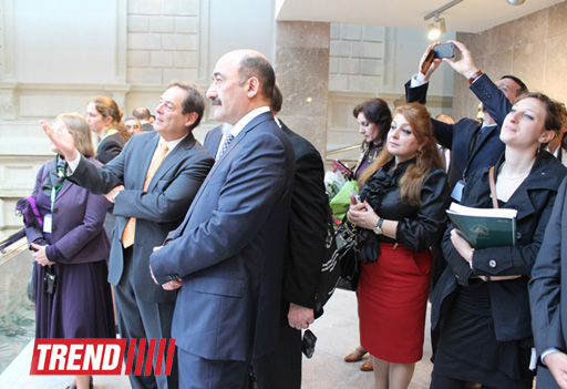 В Баку состоялась церемония вручения премии "Milli irs" и презентация книг -  "Гобустан – книга тысячелетий " и "Сказки древней крепости" (ФОТО)