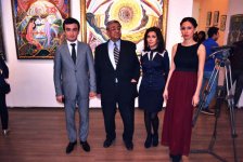 В Баку открылась выставка Сураи Муганлы - человеческие эмоции при помощи абстрактной деформации(ФОТО)