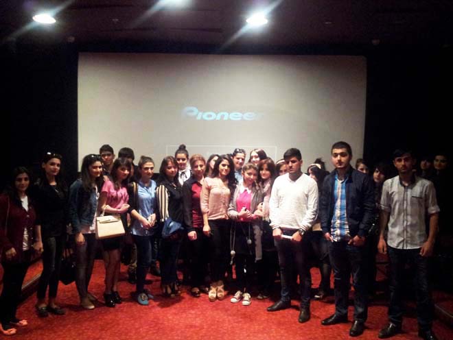 В Киноцентре "Низами" продолжается бесплатный показ отечественных фильмов (фото)