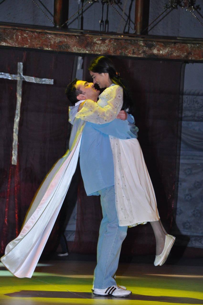 В бакинском ТЮЗе отметили 450-летие Уильяма Шекспира (ФОТО)