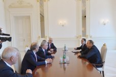 Президент Азербайджана принял делегацию во главе с членом Сената Нидерландов