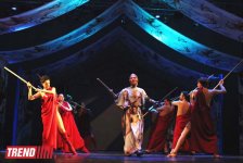 "Сон в летнюю ночь" - красочное средневековое представление в Баку (ФОТО)