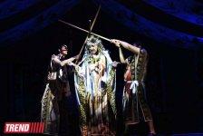 "Сон в летнюю ночь" - красочное средневековое представление в Баку (ФОТО)