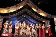 "Сон в летнюю ночь" - красочное средневековое представление в Баку (ФОТО)