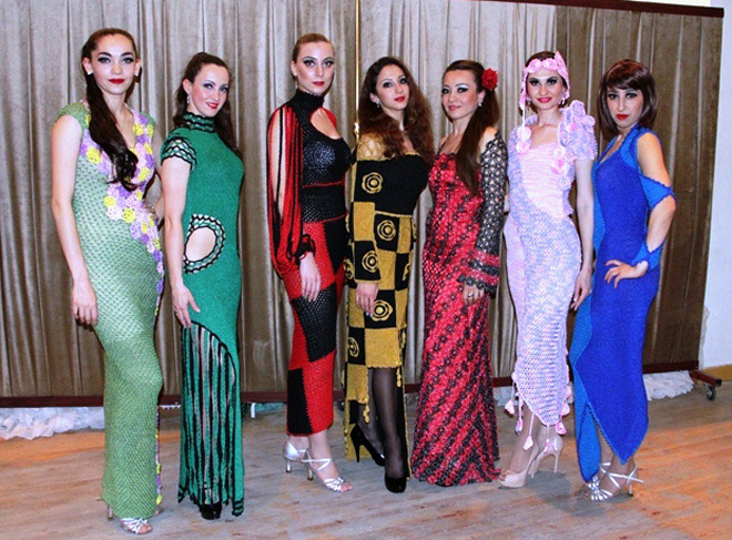 Коллекция вязанных платьев ручной работы Гюльнары Халиловой "Волшебные петли" на сцене "Univision" (ФОТО)