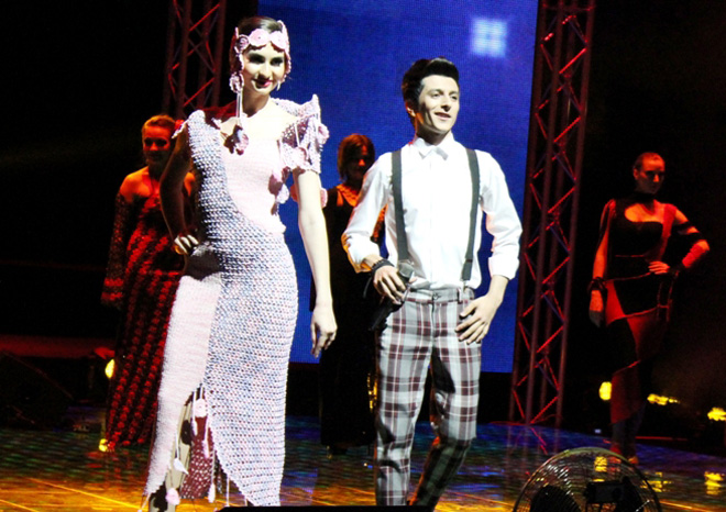 Коллекция вязанных платьев ручной работы Гюльнары Халиловой "Волшебные петли" на сцене "Univision" (ФОТО)