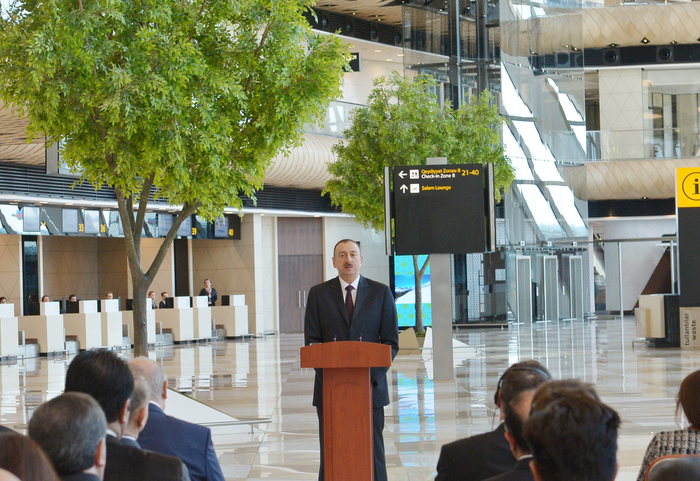 Президент Ильхам Алиев и его супруга приняли участие в открытии нового аэровокзального комплекса в Баку (ФОТО)