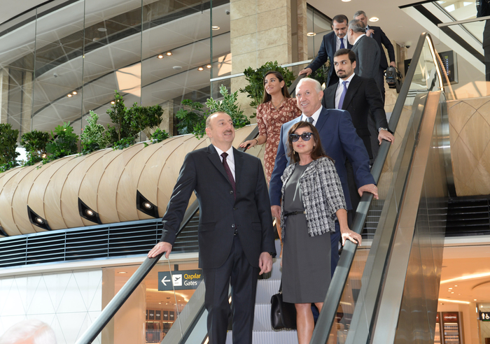 Президент Ильхам Алиев и его супруга приняли участие в открытии нового аэровокзального комплекса в Баку (ФОТО)