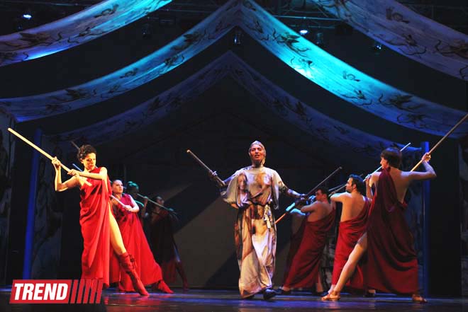 "Сон в летнюю ночь" - красочное средневековое представление в Баку (ФОТО)