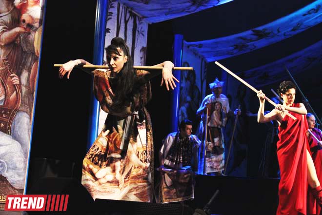 "Сон в летнюю ночь" - красочное средневековое представление в Баку (ФОТО)