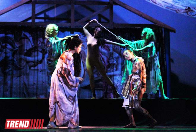 "Сон в летнюю ночь" - красочное средневековое представление в Баку (ФОТО)