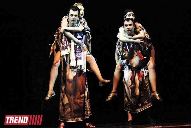 "Сон в летнюю ночь" - красочное средневековое представление в Баку (ФОТО)