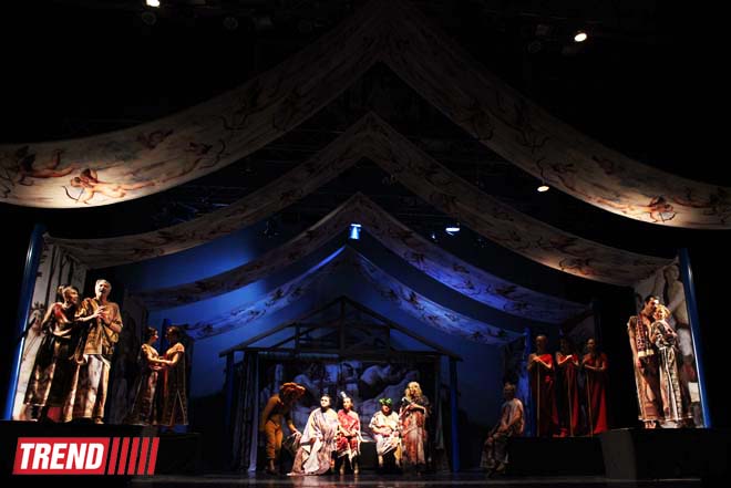"Сон в летнюю ночь" - красочное средневековое представление в Баку (ФОТО)