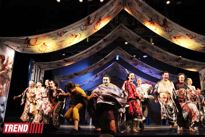 "Сон в летнюю ночь" - красочное средневековое представление в Баку (ФОТО)
