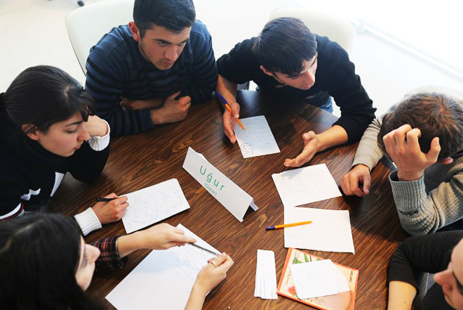 В Азербайджане проходит региональный чемпионат Клуба интеллектуальных игр "Азербайджан" (ФОТО)