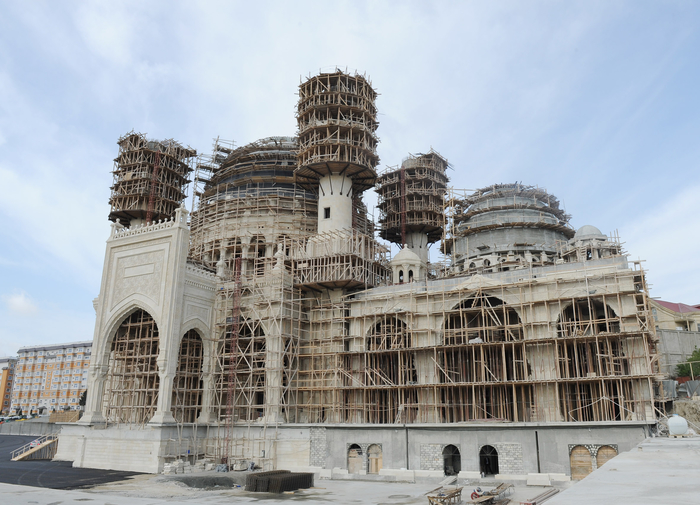 Президент Азербайджана ознакомился с ходом строительных работ в новом комплексе мечети в Баку (ФОТО)