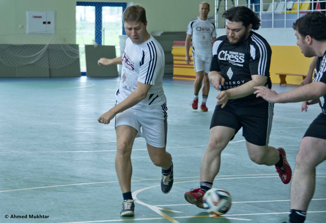 В Шамкире прошел интересный футбольный турнир между шахматистами и журналистами (ФОТО)