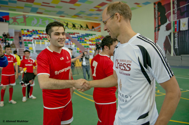 В Шамкире прошел интересный футбольный турнир между шахматистами и журналистами (ФОТО)