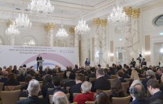 Президент Ильхам Алиев: Сегодня Азербайджан является страной со своей собственной позицией, которая основана на справедливости и международном праве (версия 3) (ФОТО)