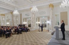 Президент Ильхам Алиев: Сегодня Азербайджан является страной со своей собственной позицией, которая основана на справедливости и международном праве (версия 3) (ФОТО)