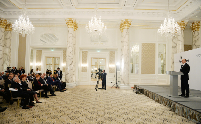 Президент Ильхам Алиев: Сегодня Азербайджан является страной со своей собственной позицией, которая основана на справедливости и международном праве (версия 3) (ФОТО)