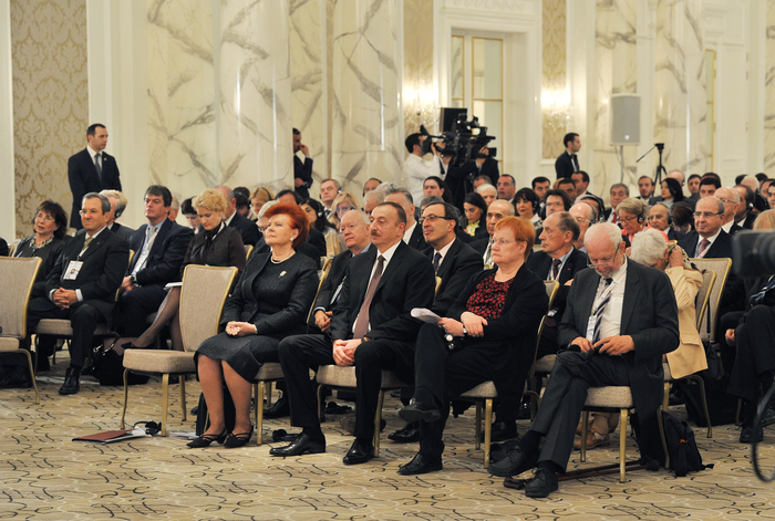 Президент Ильхам Алиев: Сегодня Азербайджан является страной со своей собственной позицией, которая основана на справедливости и международном праве (версия 3) (ФОТО)