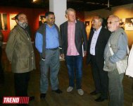 В Баку открылась выставка молдавского фотохудожника Михая Потырнике (ФОТО)