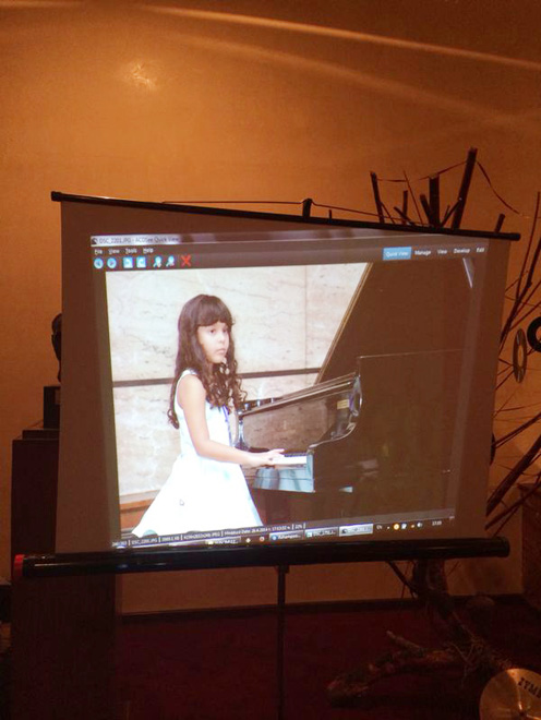 7-летняя Ройа Гусейнова награждена двумя медалями и дипломом лауреата 
VIVAPIANO в Болгарии (ВИДЕО-ФОТО)