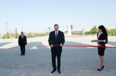 Президент Ильхам Алиев: К 2018 году в Азербайджане не должно остаться никаких проблем, связанных с социальной инфраструктурой (ФОТО)