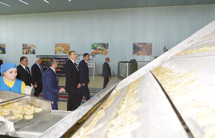 Президент Ильхам Алиев принял участие в открытии Агдашского завода по
переработке фруктов (ФОТО)