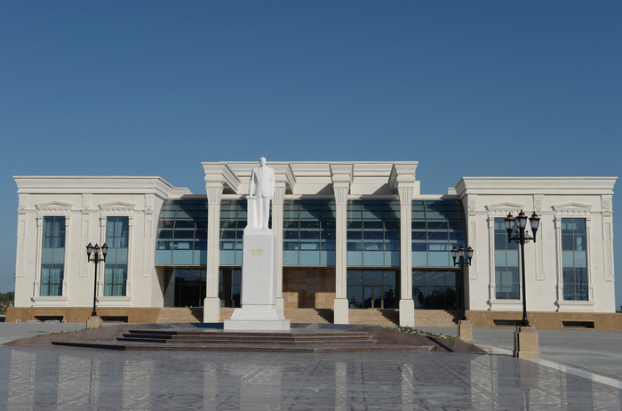 Президент Азербайджана прибыл в Агдашский район (ФОТО)