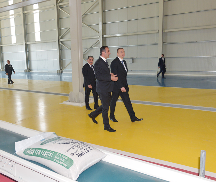 Президент Азербайджана принял участие в открытии Гиланского кормоперерабатывающего завода (ФОТО)