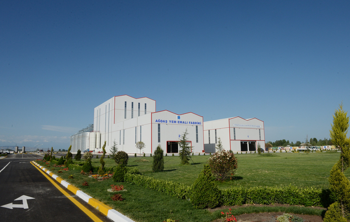 Президент Азербайджана принял участие в открытии Гиланского кормоперерабатывающего завода (ФОТО)