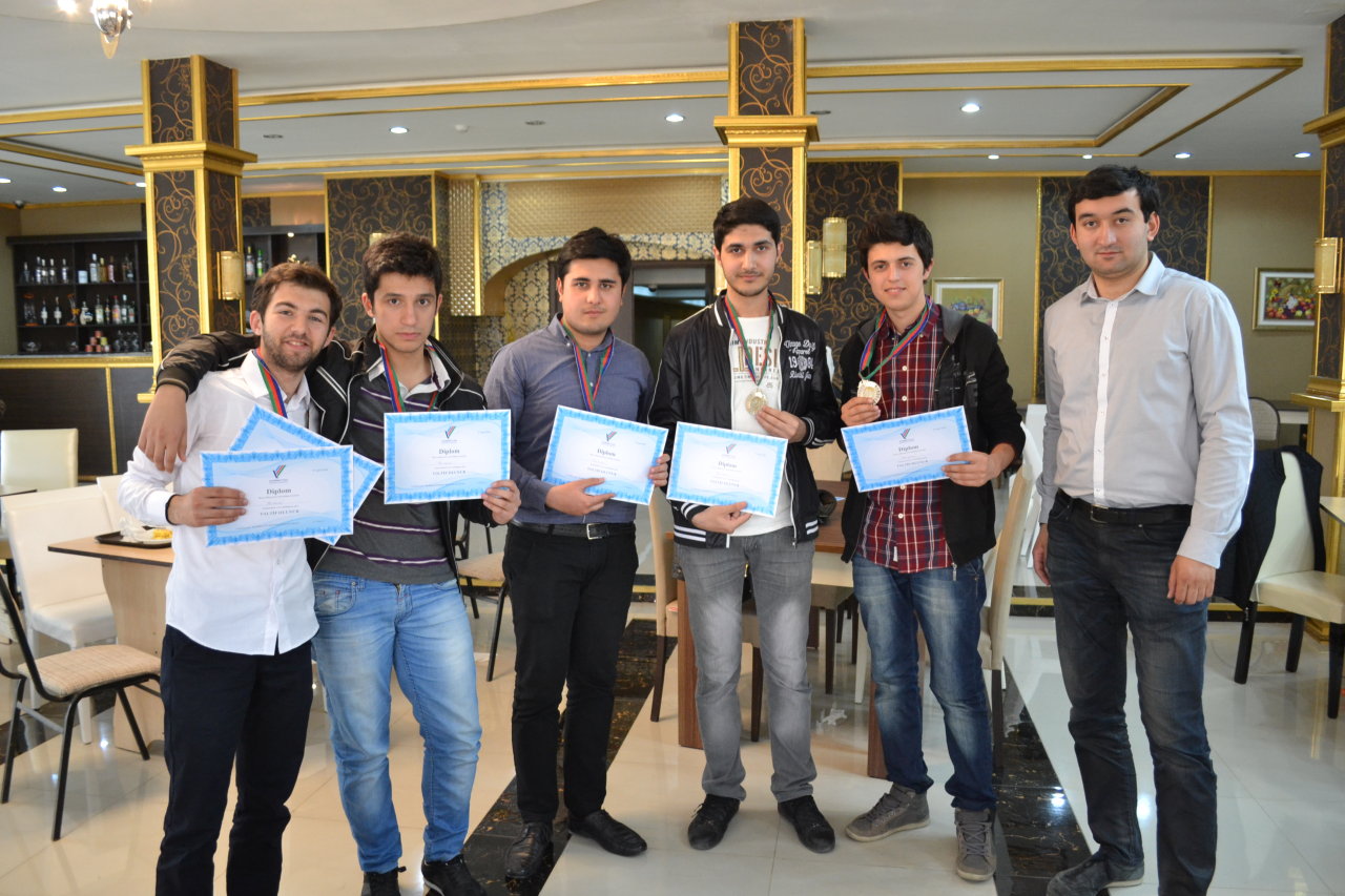 В Баку прошел чемпионат по брейн-рингу, приуроченный ко дню создания КИИ "Азербайджан " (ФОТО)