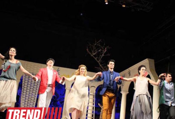 В Баку состоялась премьера спектакля XVII века в оригинальной постановке Анны Потаповой из Москвы (ФОТО)